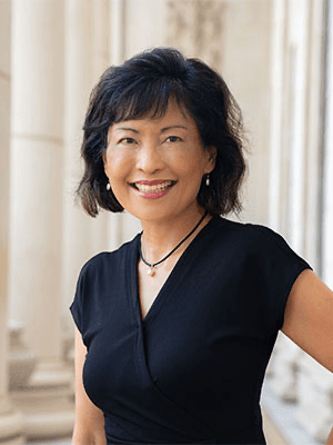 Pauline Wade Headshot