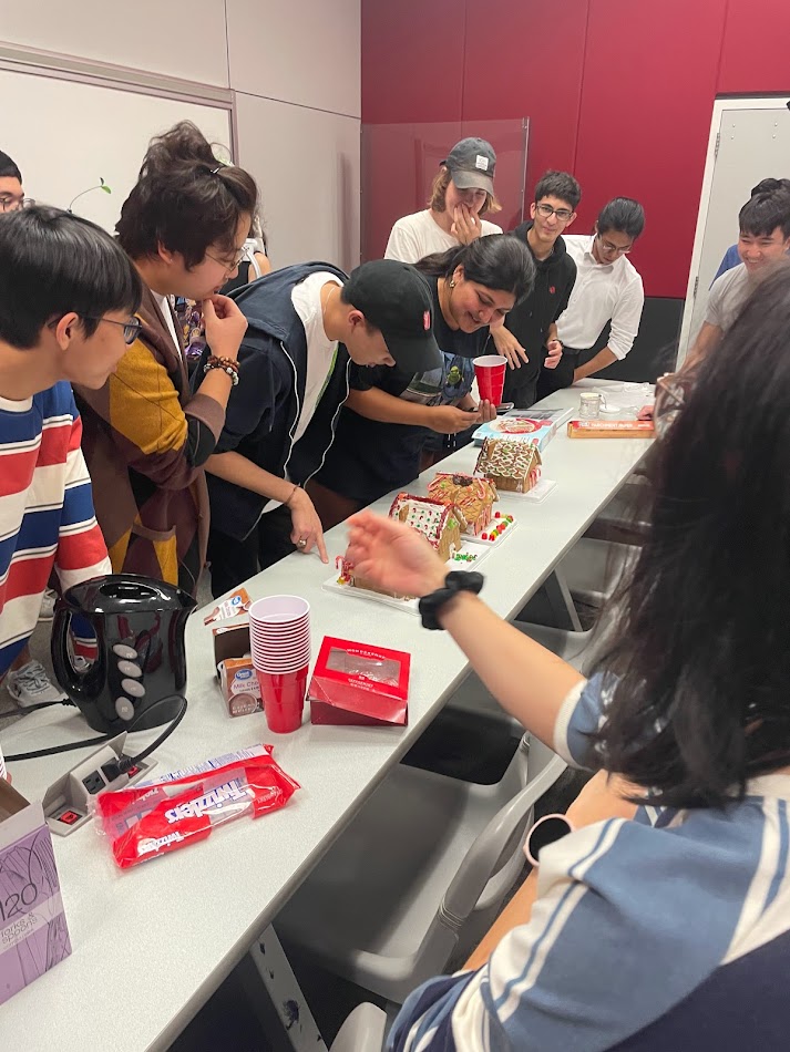 SASE's Gingerbread House Social